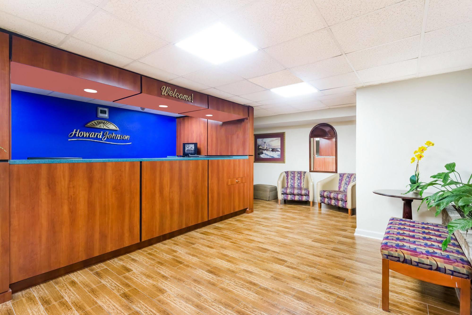 Howard Johnson By Wyndham Savannah Ga Джорджтаун Экстерьер фото