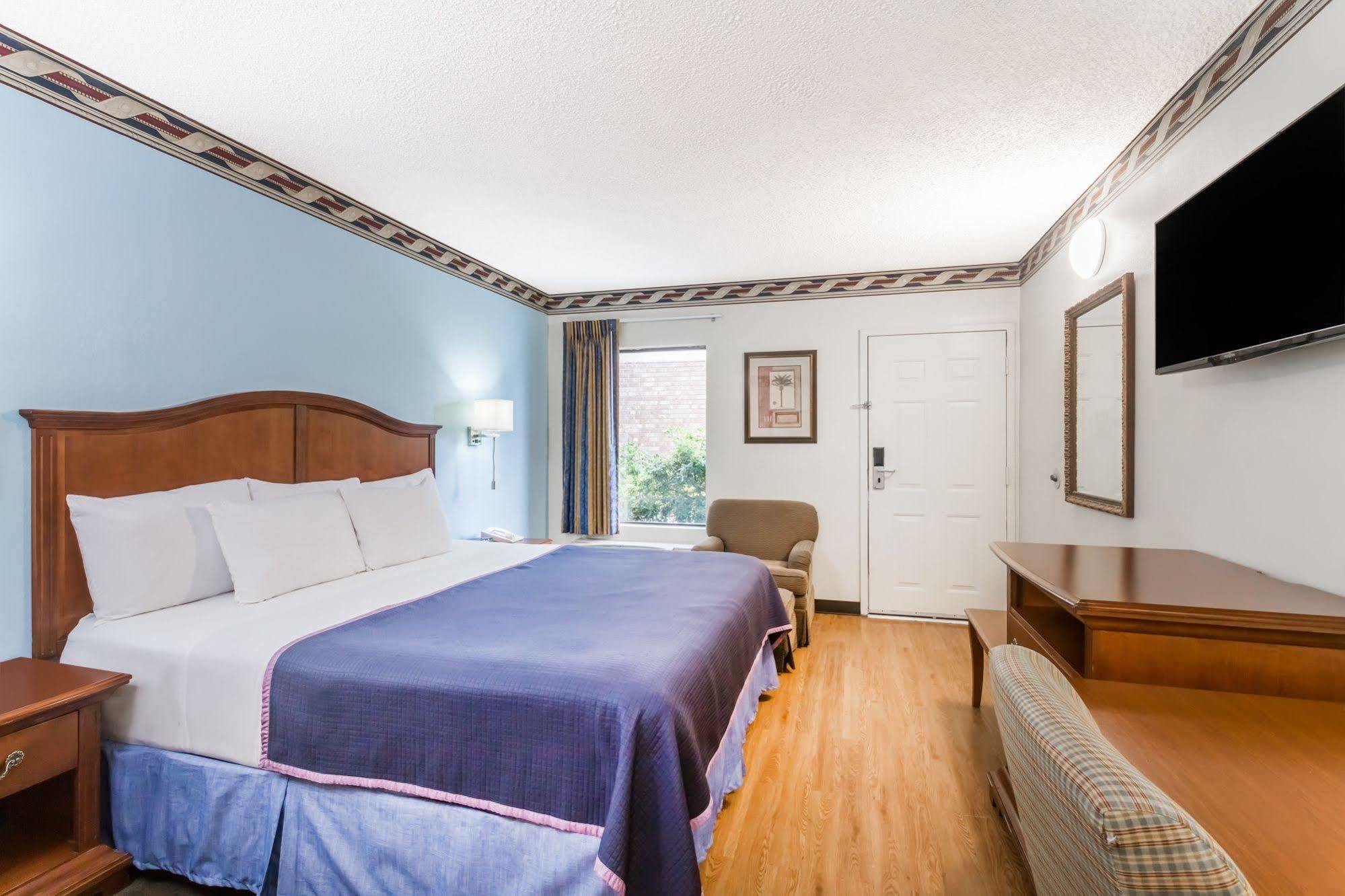 Howard Johnson By Wyndham Savannah Ga Джорджтаун Экстерьер фото